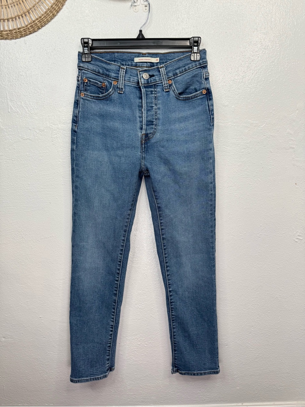 Levi's Wedgie Straight Jeans Womens W26 L28 High Rise Button Fly Medium